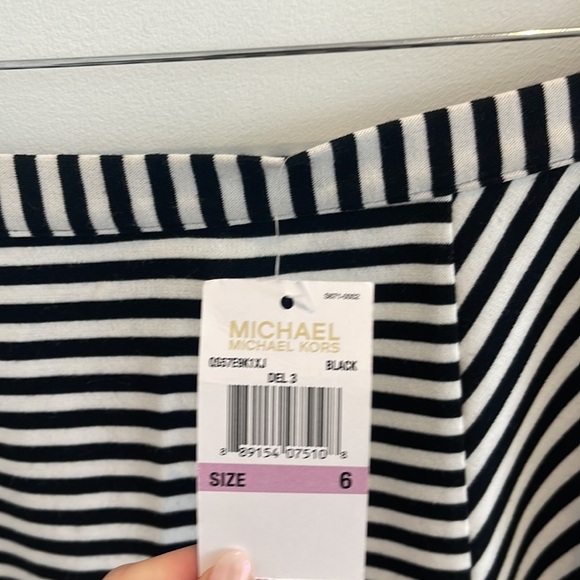 MICHAEL KORS BLACK AND WHITE STRIPED SKIRT SIZE 6 NWT - Picture 2 of 3